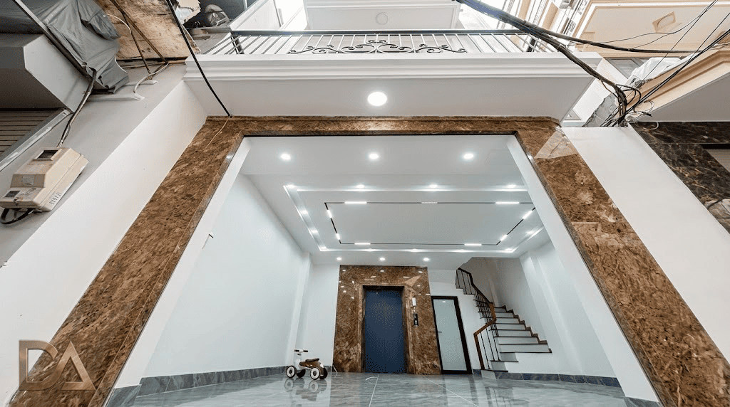 VÀI BƯỚC RA PHỐ KHÂM THIÊN – TRƯỚC NHÀ THOÁNG – NỘI THẤT CAO CẤP